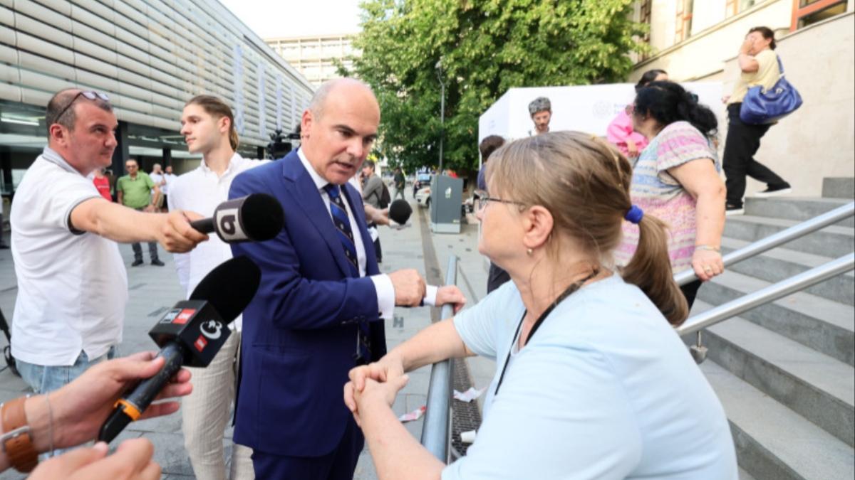 rares bogdan noi nu vrem sa il sustinem nici pe geoana nici pe ciolacu