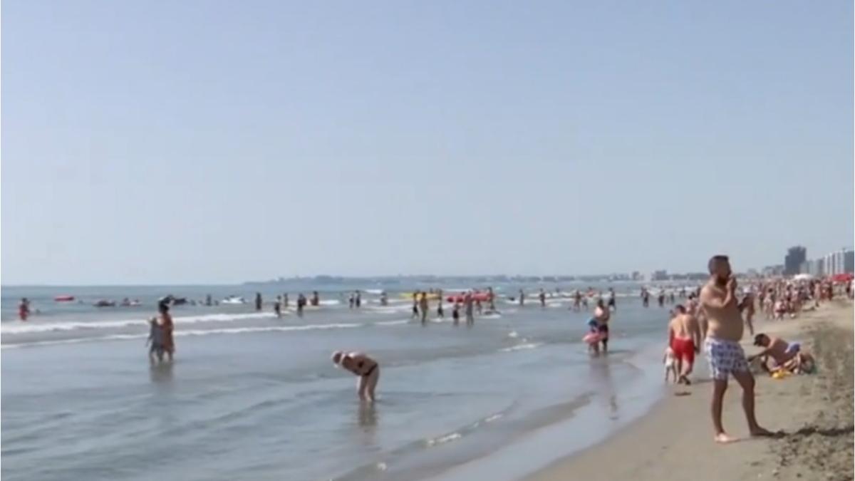 litoralul este plin in vacanta de rusalii 80 000 de turisti sunt la malul marii