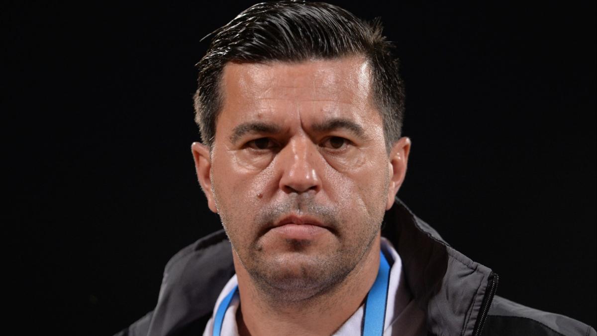 cosmin contra tricoloru