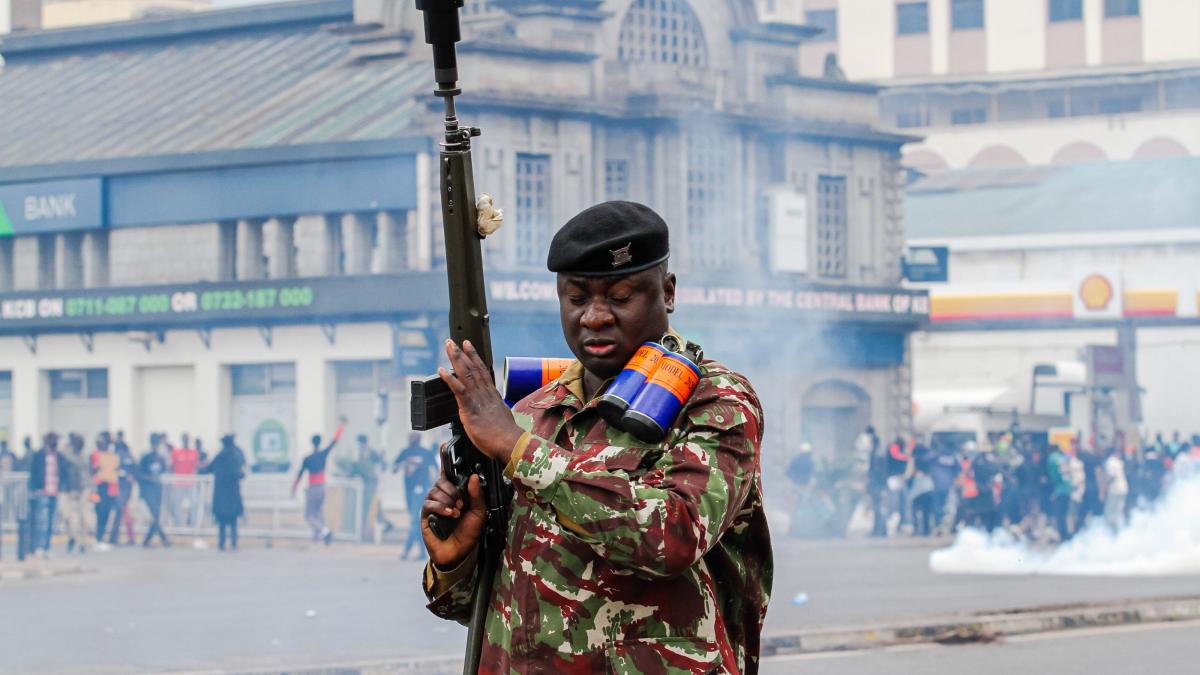 kenya morti armata protestatari parlament nairobi