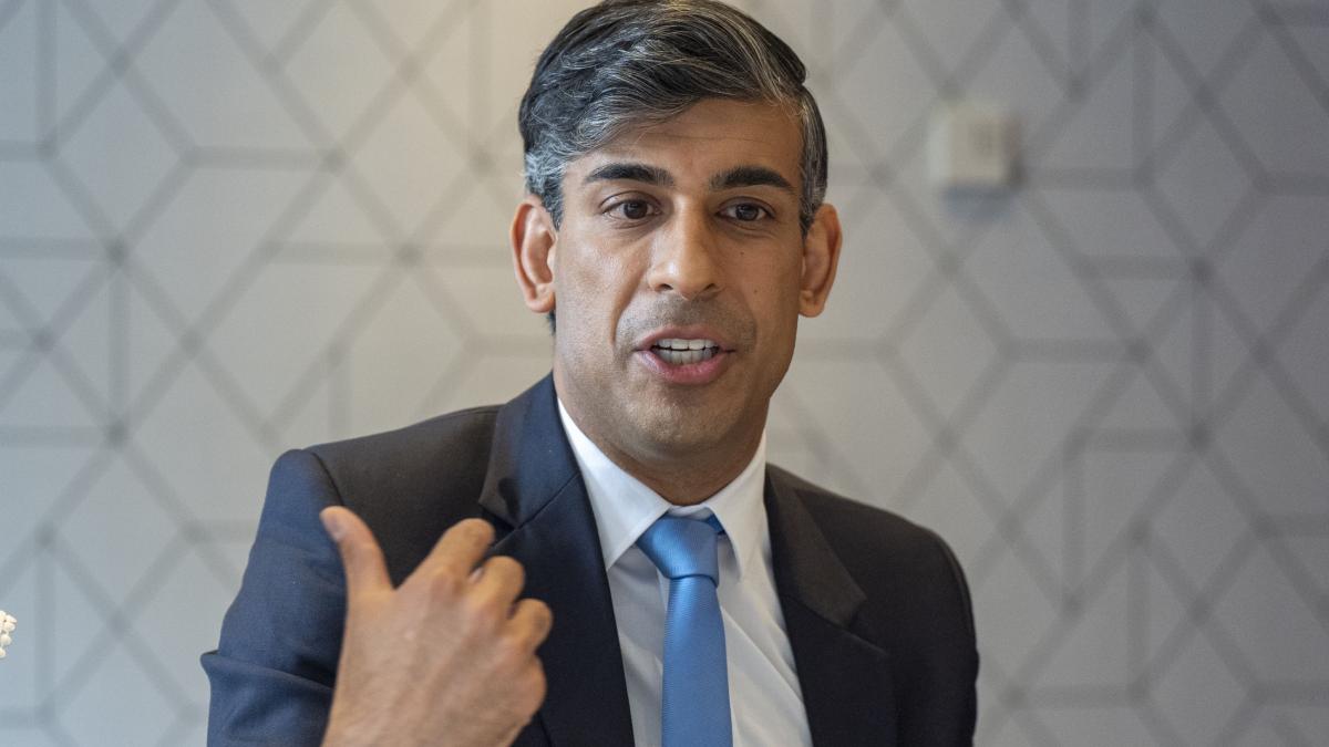 patru barbati arestati dupa ce au fost prinsi in casa premierului britanic rishi sunak