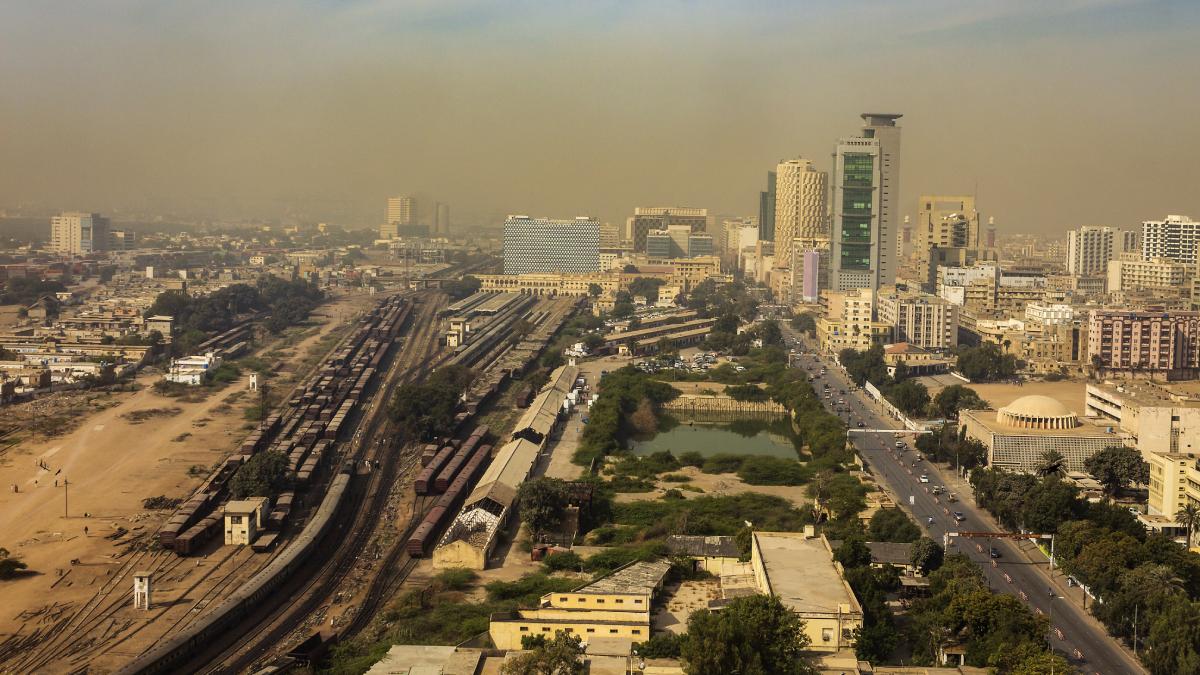 pakistan se topeste peste 140 persoane au murit marti mii de oameni spitalizati caldura