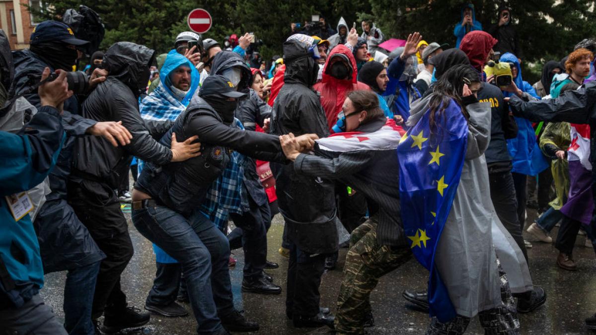 aderarea georgiei la ue a fost oprita de facto liderii de la bruxelles someaza tara sa anuleze