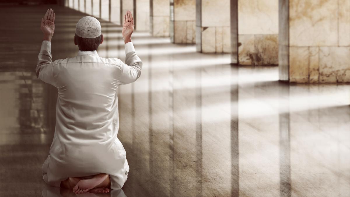 arabia saudita emirate arabe decis rugaciuni vineri sa nu depaseasca 15 minute