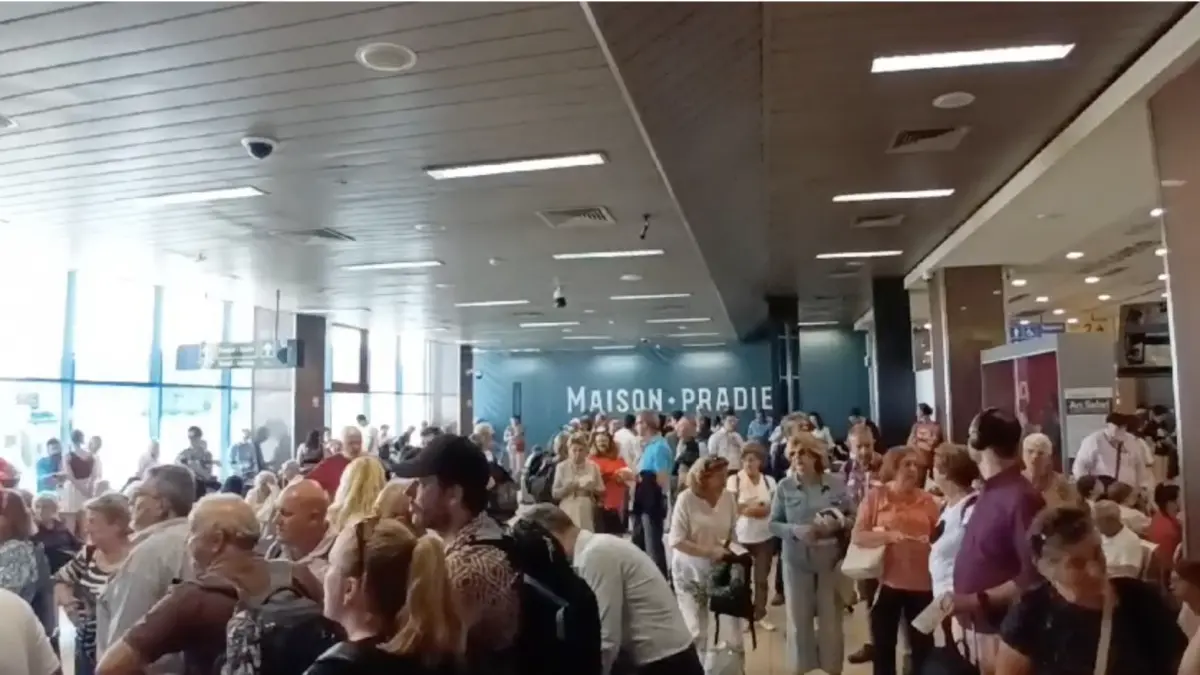 aeroportul otopeni amenda anpc caldura temperaturi ridicate terminale plecari sosiri