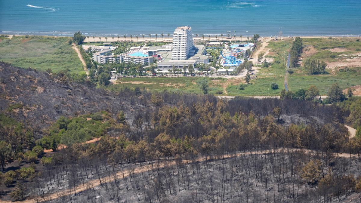 turisti romani evacuati hoteluri turcia incendii vegetatie