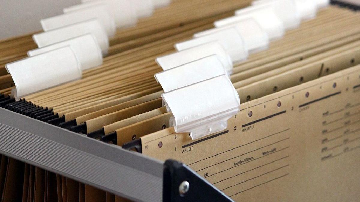 integreaza in firma ta un dulap metalic cu usi culisante alege sa investesti intr un model premium