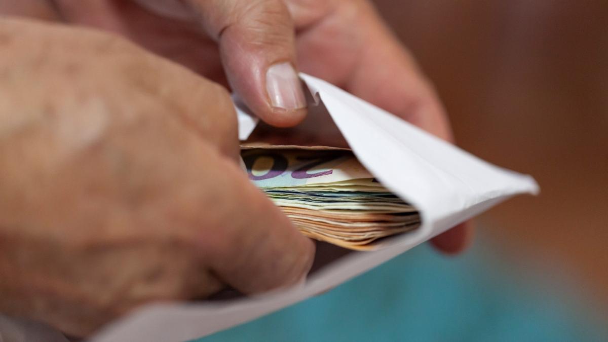 perchezitii 10 judete brasov si bucuresti dosat de coruptie profesor universitate brasov