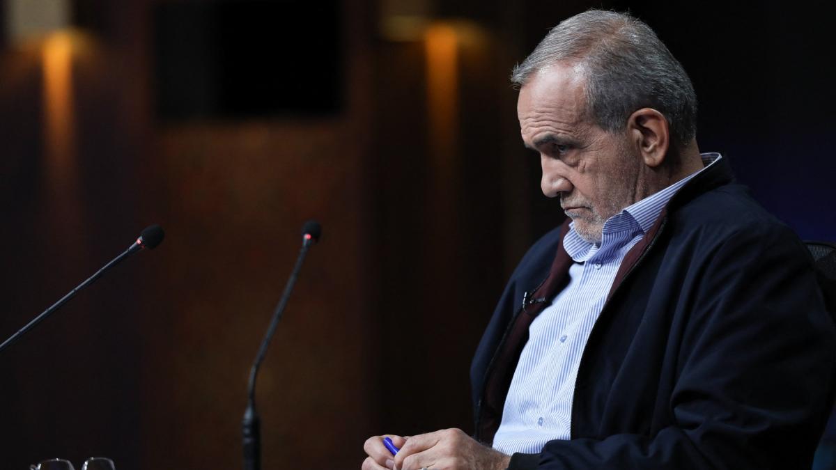 reformistul massoud pezeshkian a castigat alegerile prezidentiale din iran