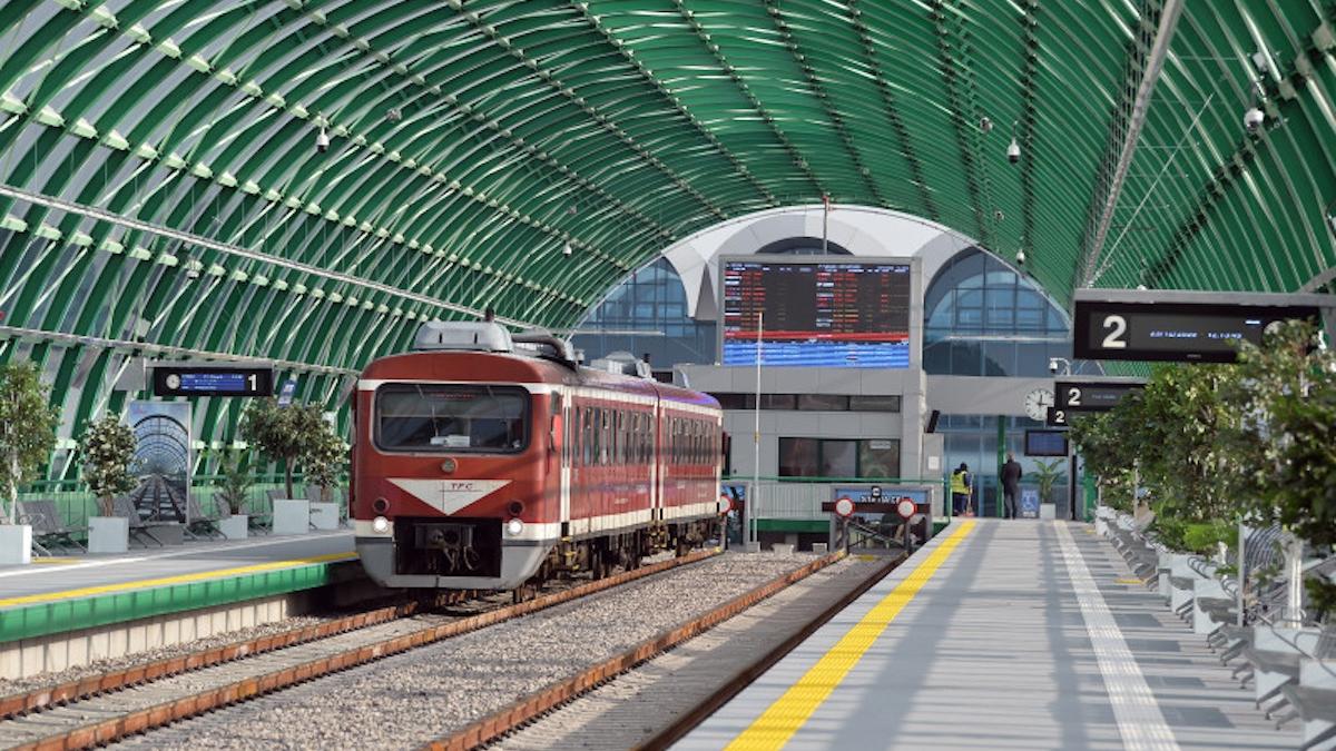 intarzieri de pana la 90 de minute pentru trenurile care circula pe relatia bucuresti nord aeroport
