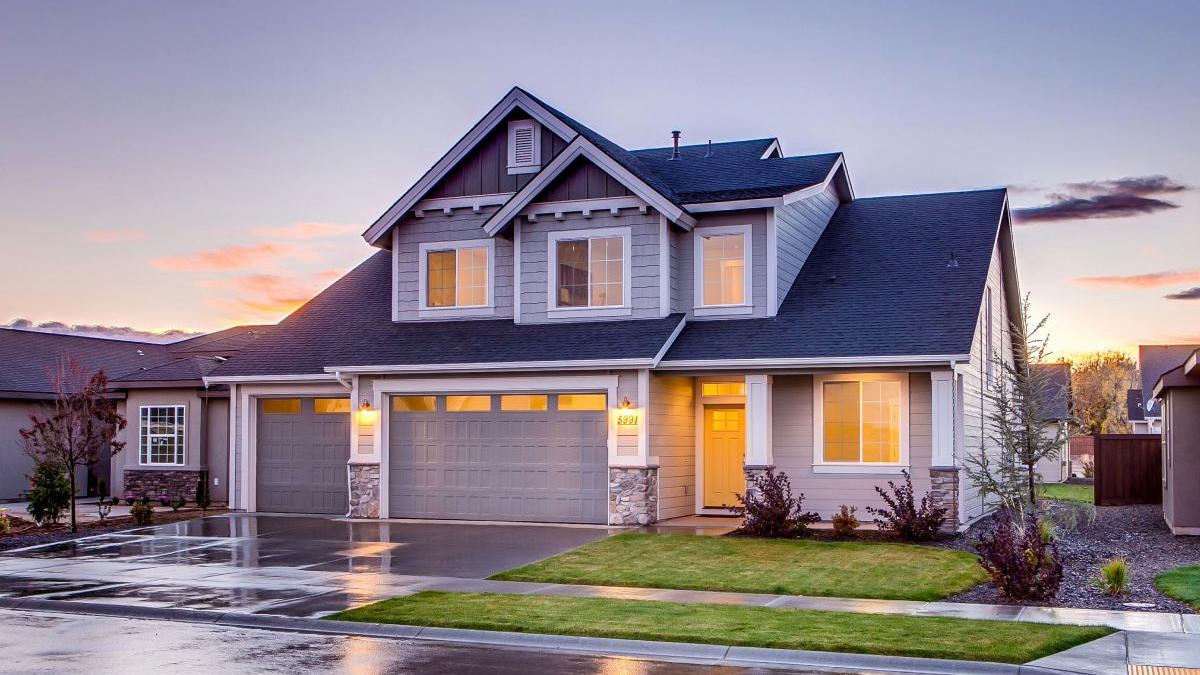 usi de garaj din aluminiu de tip rulou tehnologie moderna si investitie de durata