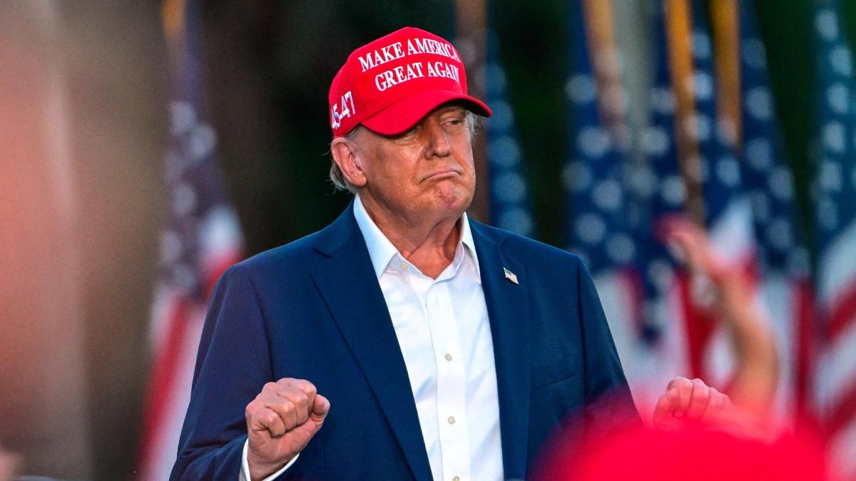 meta eliminat restrictiile donald trump pe facebook si instagram alegeri sua 2024