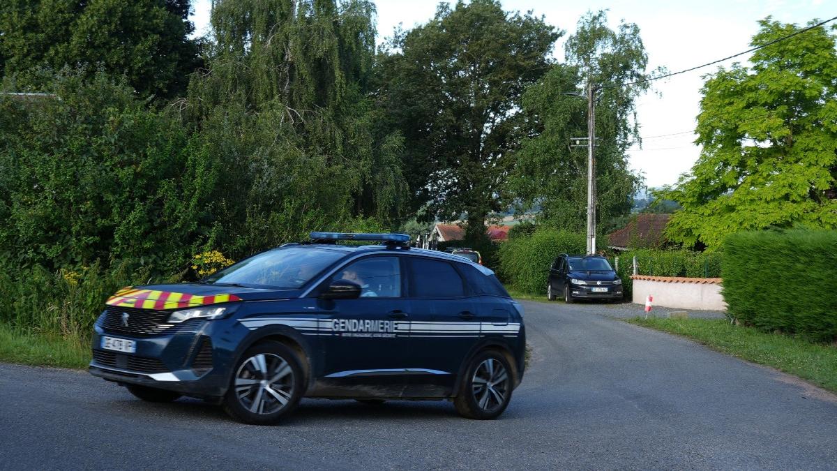 fost militar ucis trei oameni petrecere comuna franta barbat sinucis