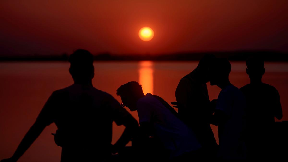 canicula face victime romania un barbat a murit si alte doua persoane sunt in coma zece oameni