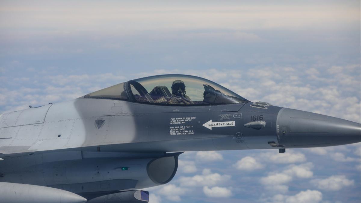 rusia recompensa dolari avion f 16 ucraina