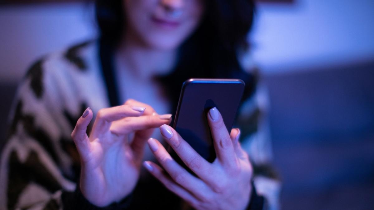 femeie calarasi internet bani reclama