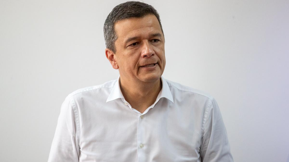 grindeanu isi cere scuze dupa ce sute de pasageri de pe otopeni au asteptat ore in sir sa si ridice
