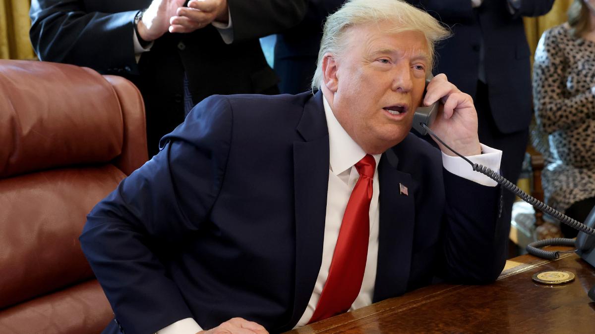 trump a vorbit la telefon cu zelenski si i a promis ca va pune capat razboiului din ucraina daca va
