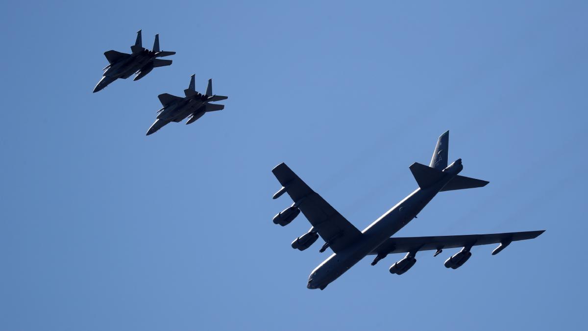 rusia spune ca a interceptat doua bombardiere americane b 52 deasupra marii barent