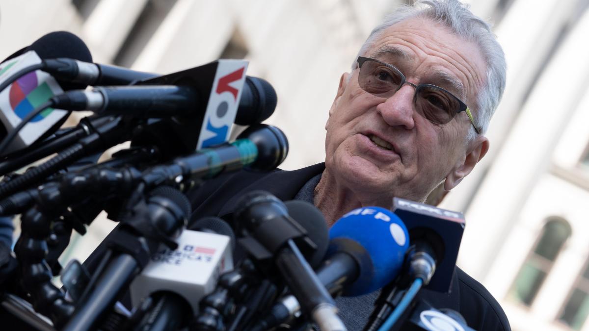 ce mesaje au transmis vedetele de la hollywood dupa retragerea lui biden robert de niro act de