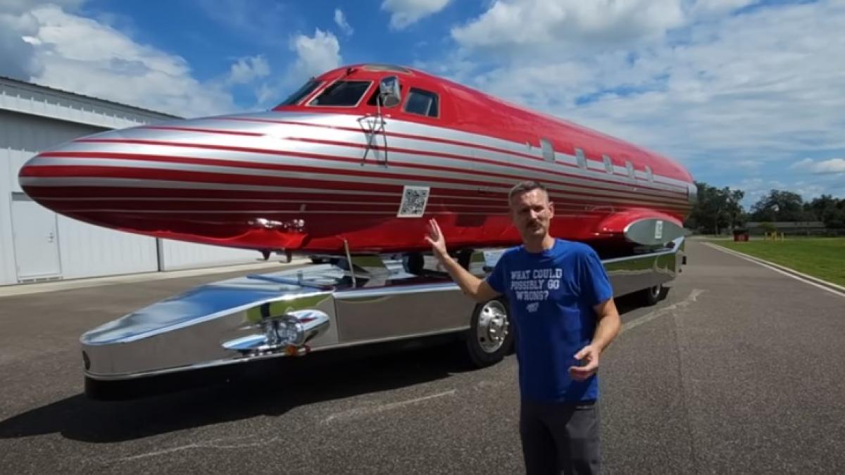 avionul lui elvis presley poate fi pilotat din nou dar doar pe sosea cum arata acum aeronava
