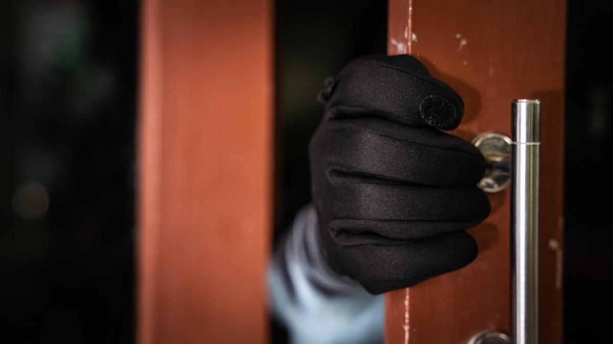 surpriza de care au avut parte doi soti din bucuresti cand s au intors din vacanta s au trezit cu