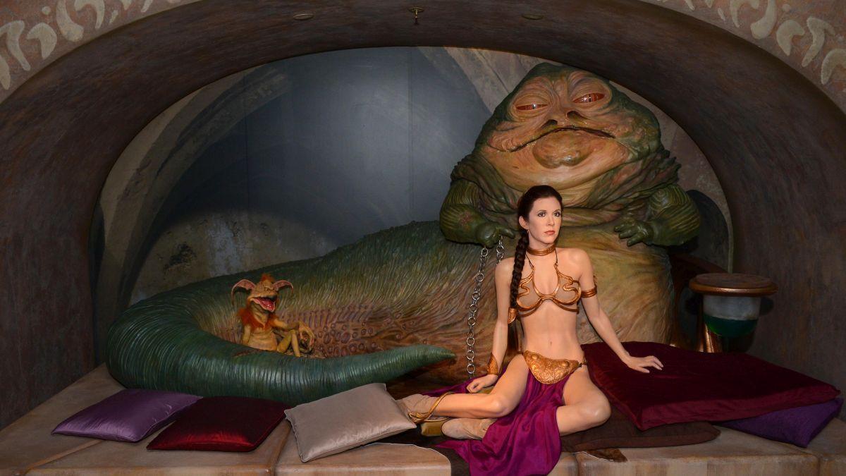 bikinii purtati de printesa leia in scena cu jabba the hutt s au vandut pentru o suma fabuloasa o