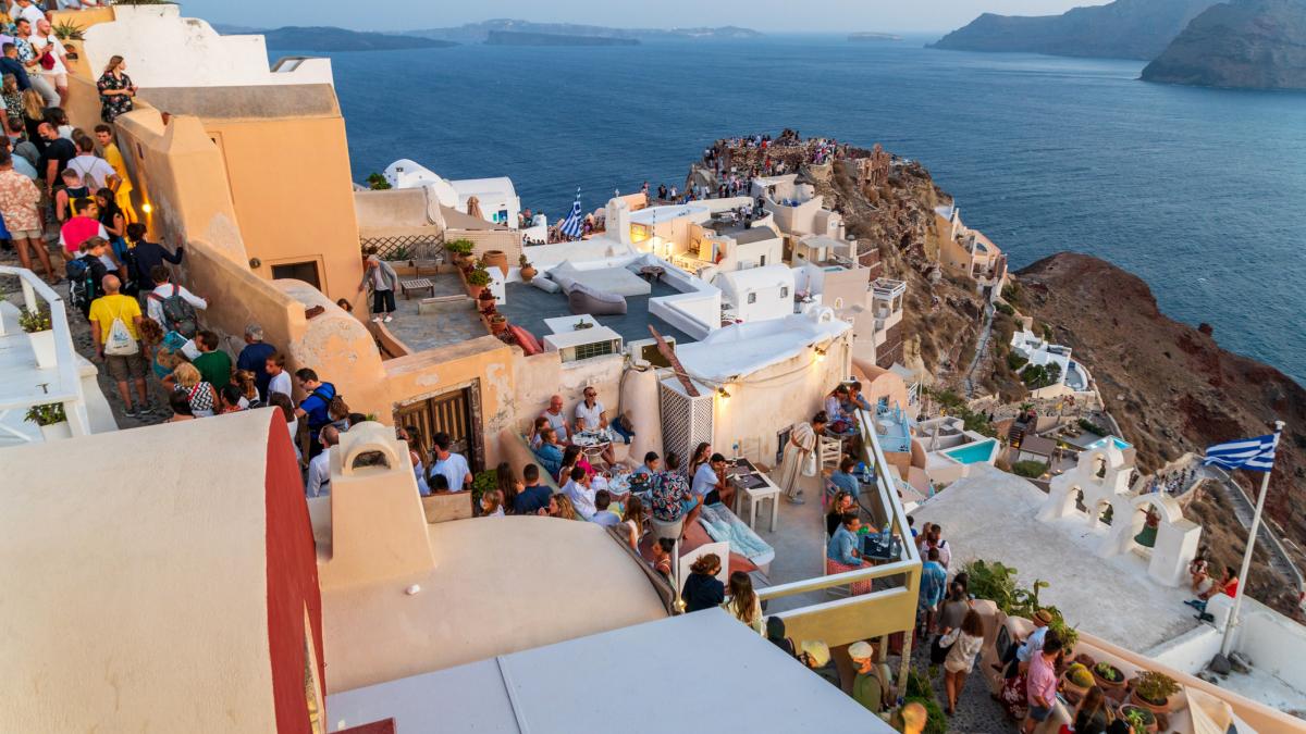 santorini se transforma in ceva monstruos sfatul pe care o turista portugheza il da celor care vor