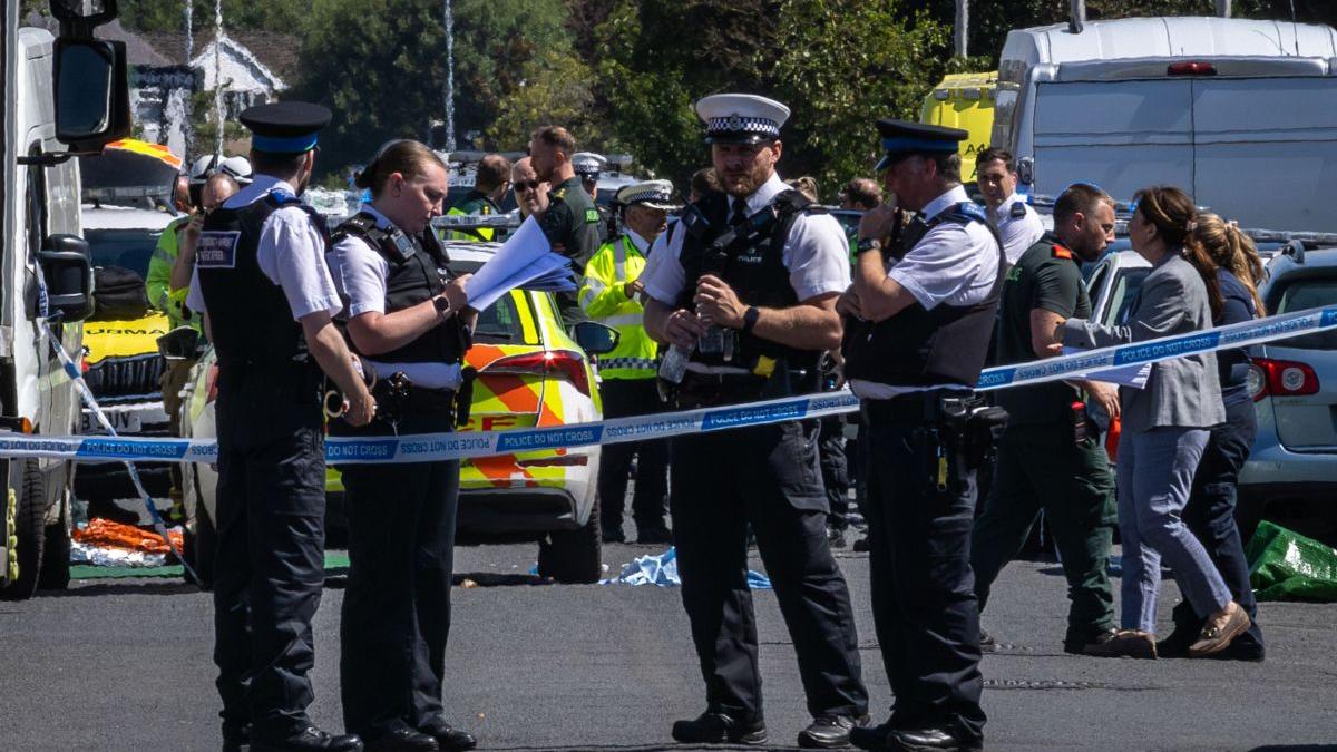 cine este baiatul care a ucis trei fete in sala de dans din marea britanie judecatorul a decis ca oamenii trebuie sa stie numele lui