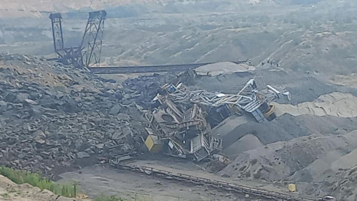 accident la complexul energetic oltenia un mal de pamant s a surpat peste mai multe utilaje angajatii erau la munca