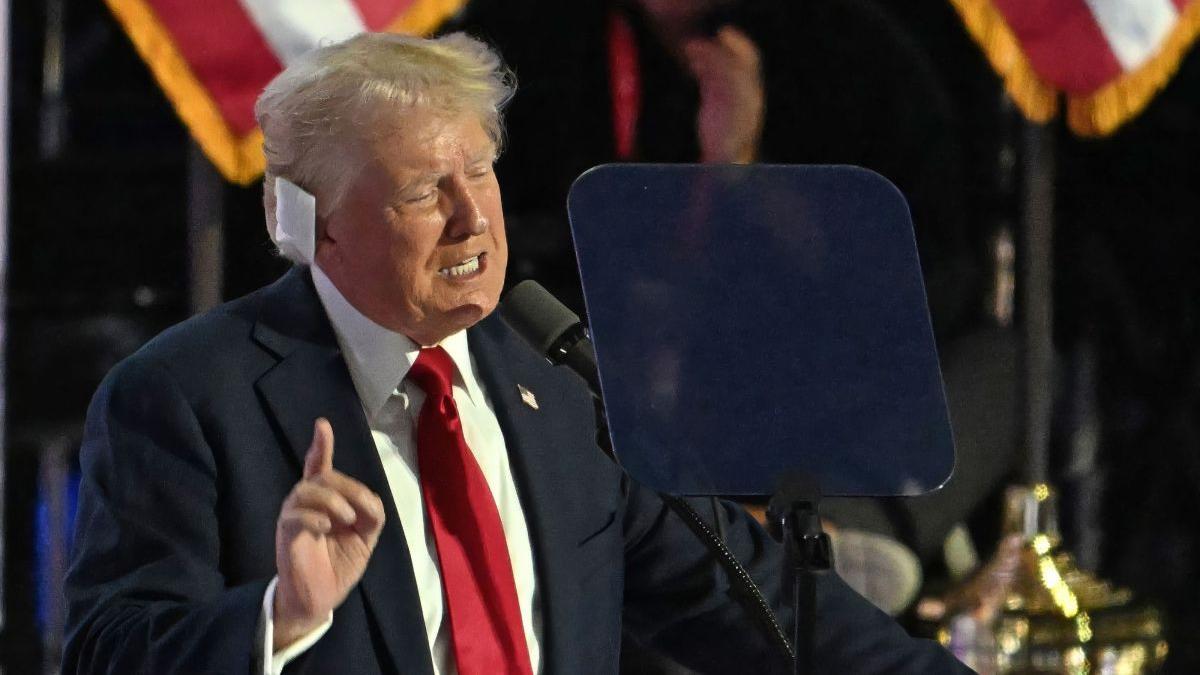 un pakistanez avand legaturi cu iranul a complotat sa l asasineze pe donald trump asif merchant a fost pus sub acuzare in sua