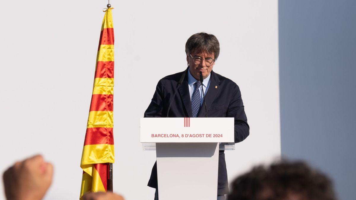 corespondenta din spania doi politisti au fost arestati dupa fuga separatistului carles puigdemont de la barcelona