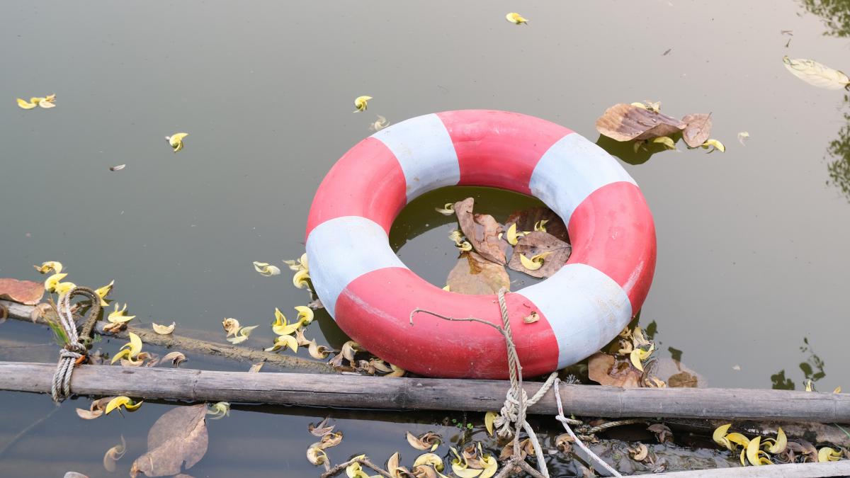 o femeie de 38 de ani s a inecat in raul timis cele doua fiice ale sale au fost salvate in ultima clipa