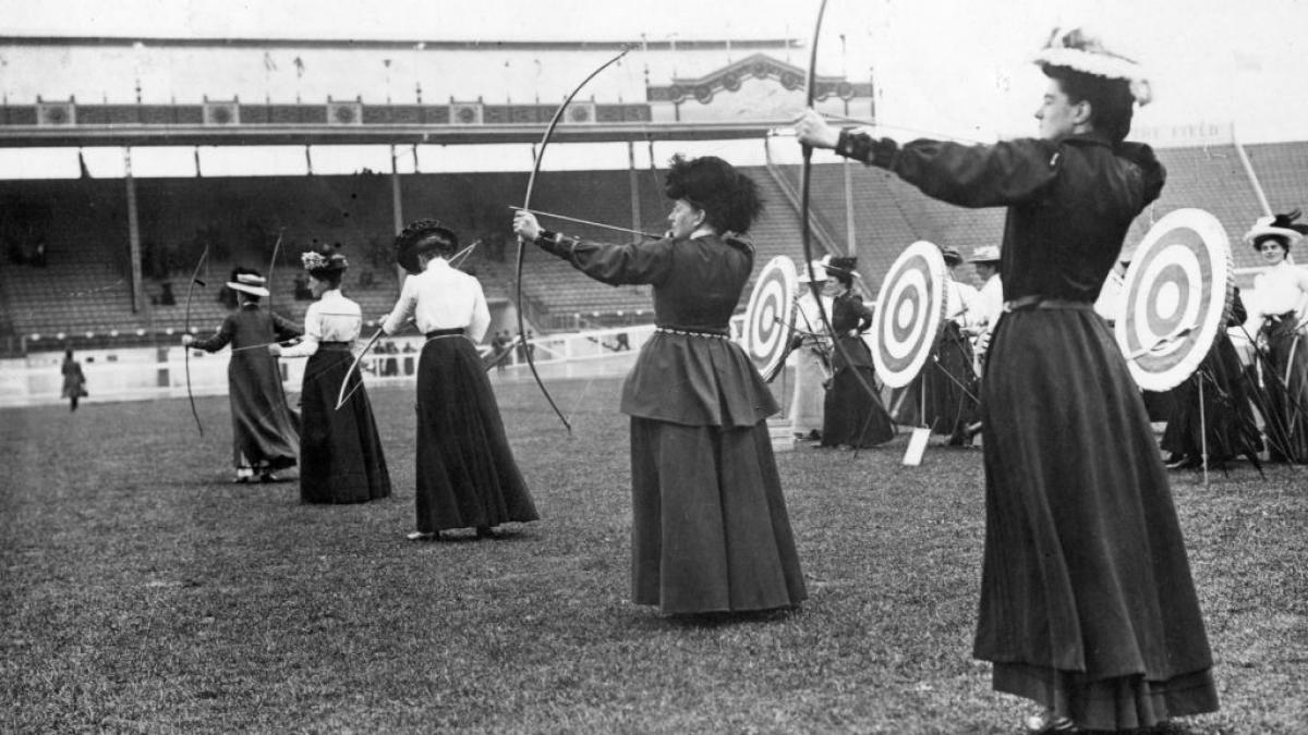 imagini inedite de la jocurile olimpice din 1908 doar 1 dintre sportivi erau femei eruptia vezuviului a mutat editia la londra