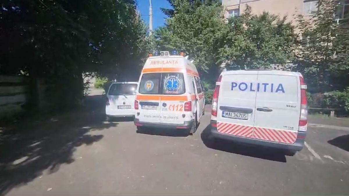 o fetita de un an a cazut de la etajul noua in deva ce au aflat politistii care au inceput o ancheta