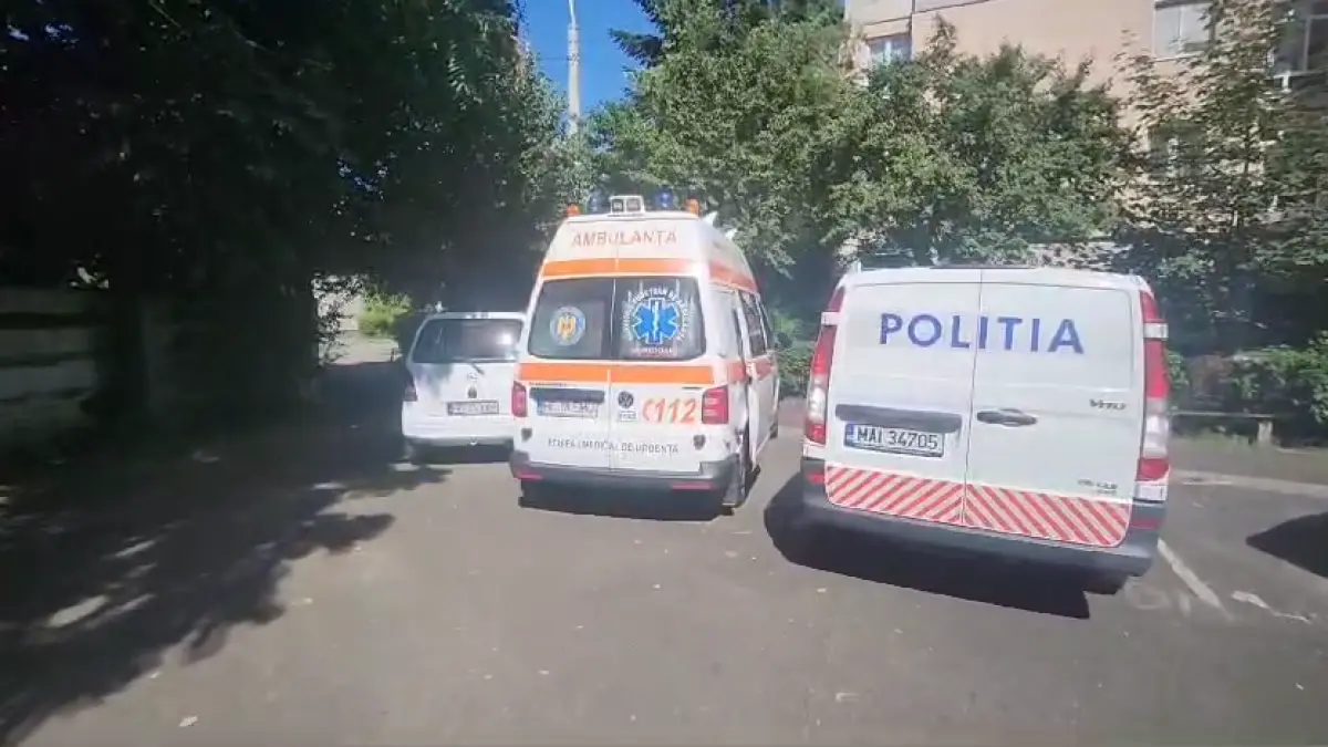 o fetita de un an a cazut de la etajul noua in deva ce au aflat politistii care au inceput o ancheta