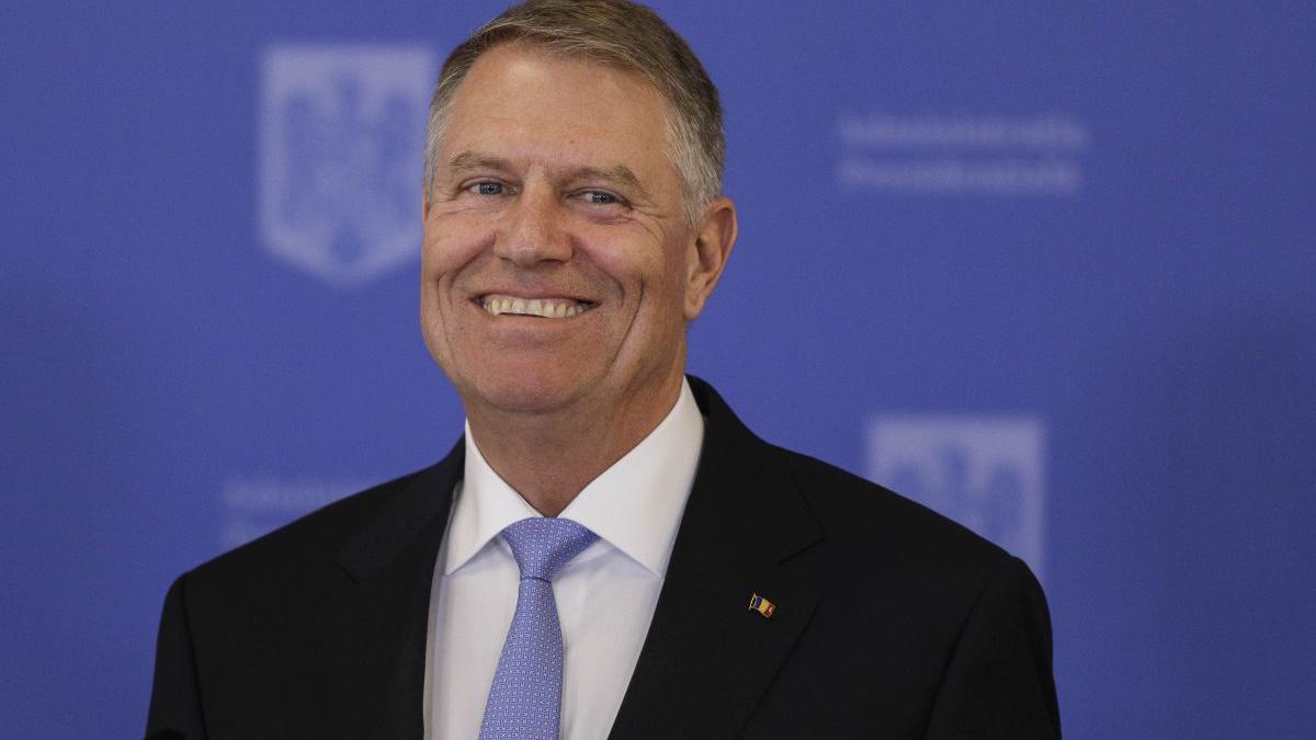 klaus iohannis a promulgat legea care plafoneaza dobanzile pentru creditele de la ifn uri