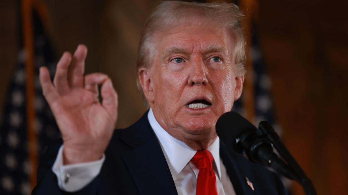 trump a depus plangere impotriva departamentului american de justitie pentru persecutie politica si cere 100 de milioane de dolari