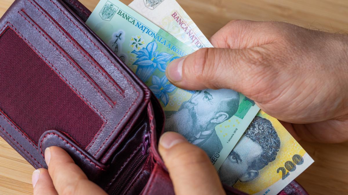 bolos anunta ca banii pentru pensii exista si vor fi virati la timp este o perioada istorica