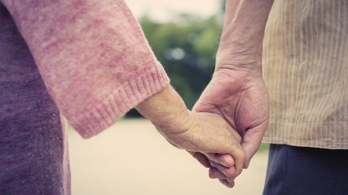 exclusiv secretele vietii lungi in satele din romania povestea celor care muncesc si dupa 70 de ani doar asa putem trai