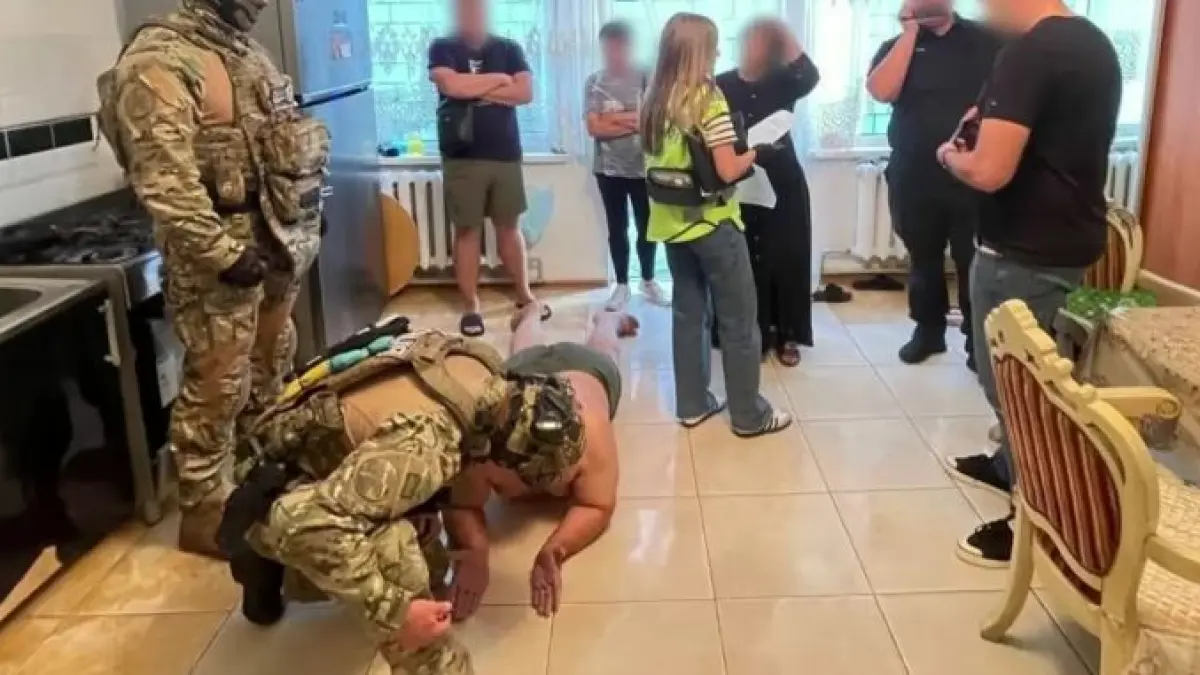 o retea dirijata de un rus din r moldova pacalea militarii ucraineni pe internet le vindea masini si drone care de fapt nu existau