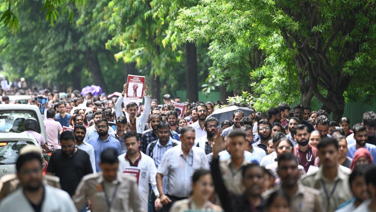 revolta a medicilor in india dupa ce o doctorita rezidenta a fost violata si ucisa cu brutalitate