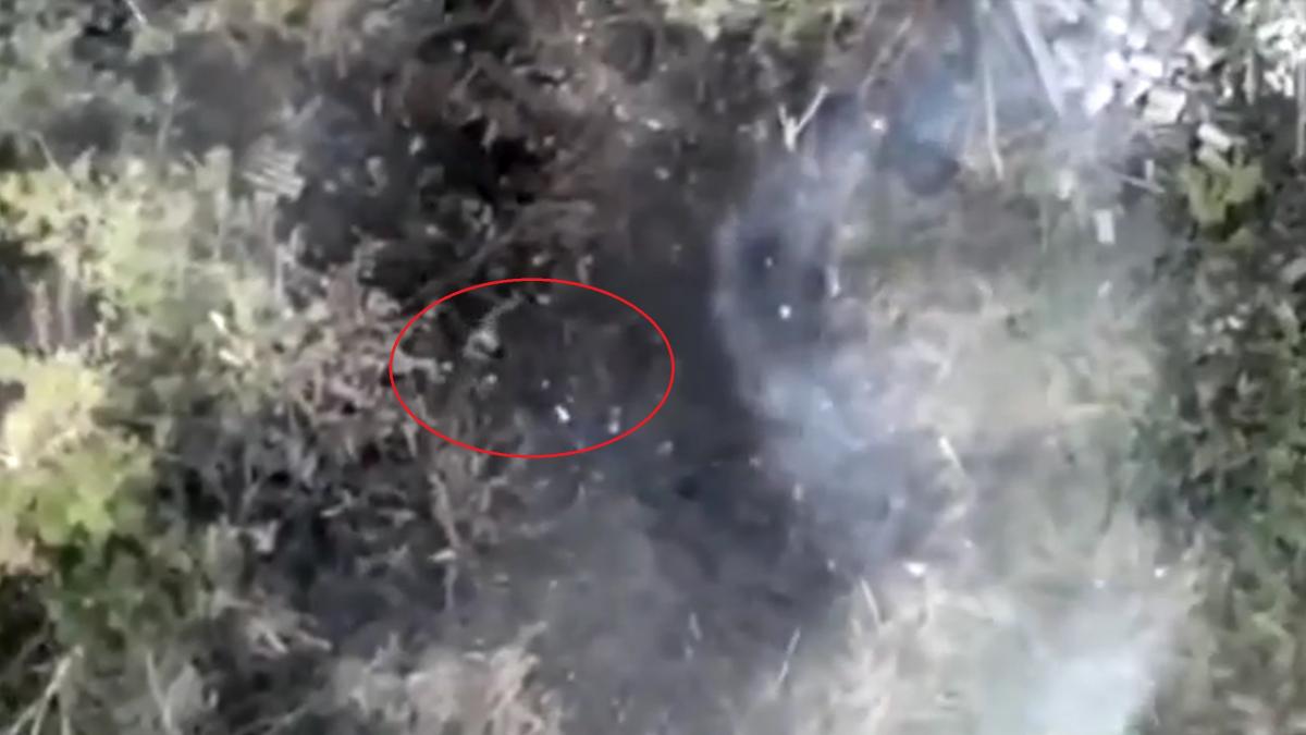 video rus vs drona un soldat impunge o drona ucraineana si scapa cu viata desi ii explodeaza in cap