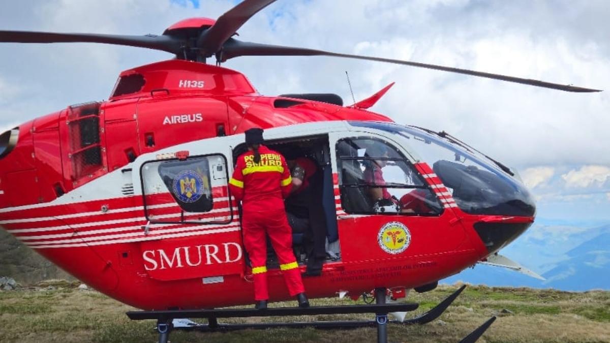 o turista care se afla alaturi de trei prieteni a murit dupa ce a cazut de la 300 de metri in bucegi