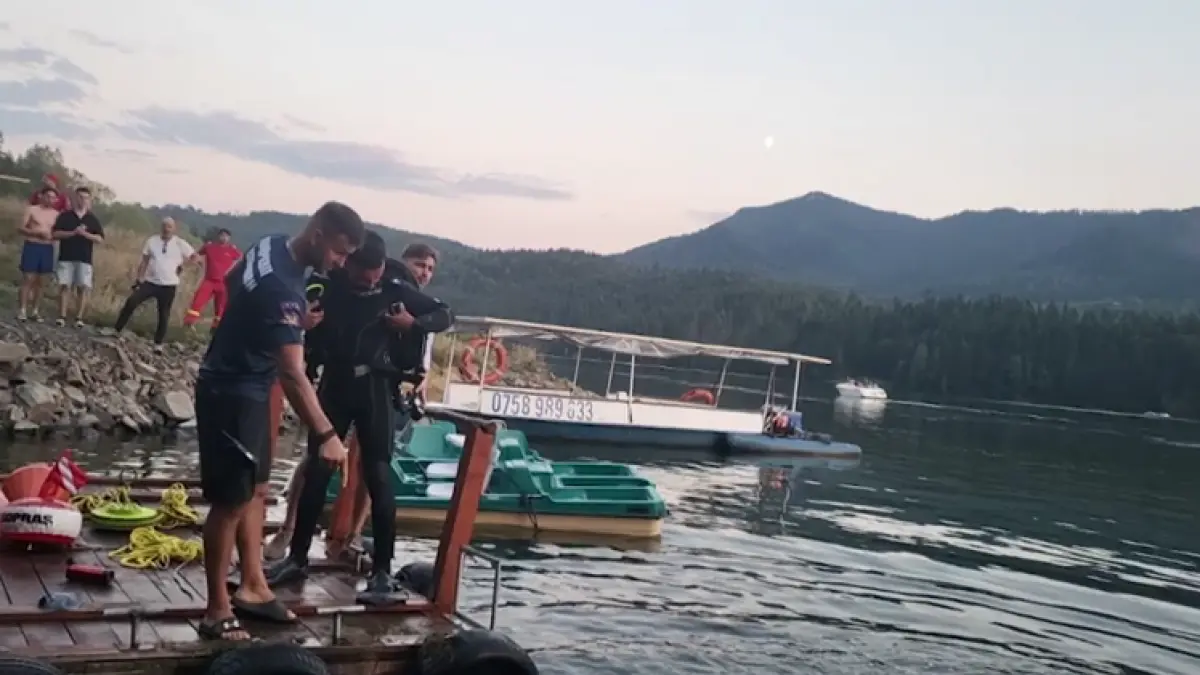 un tanar de 19 ani a murit inecat in lacul colibita dupa ce a cazut de pe ponton
