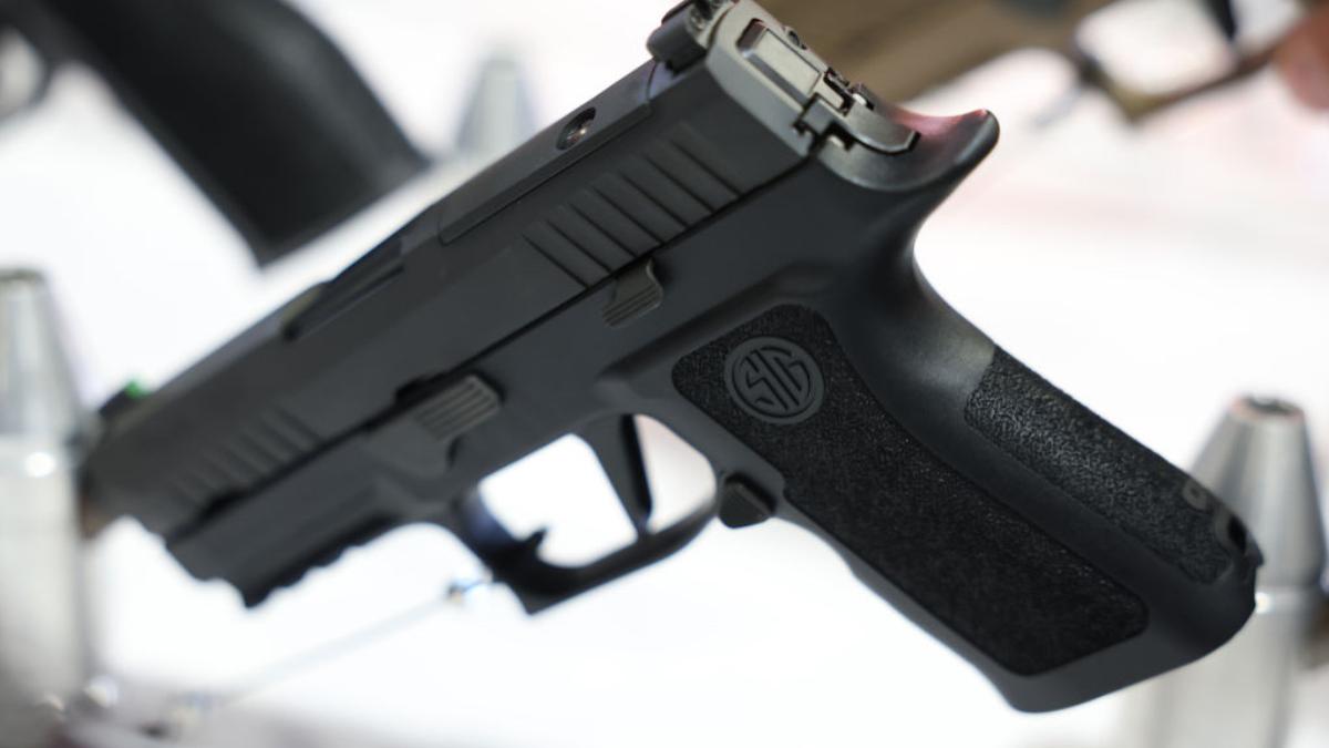 arme letale vandute romanilor pe internet site urile de anunturi sunt pline cu oferte o ambalez bine si o trimit prin curier