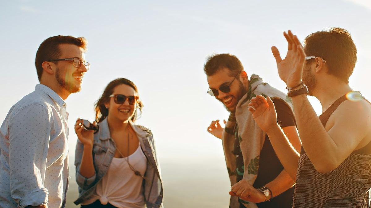 3 obiceiuri pe care sa le incluzi in rutina ta vara aceasta daca vrei sa te simti mai energic