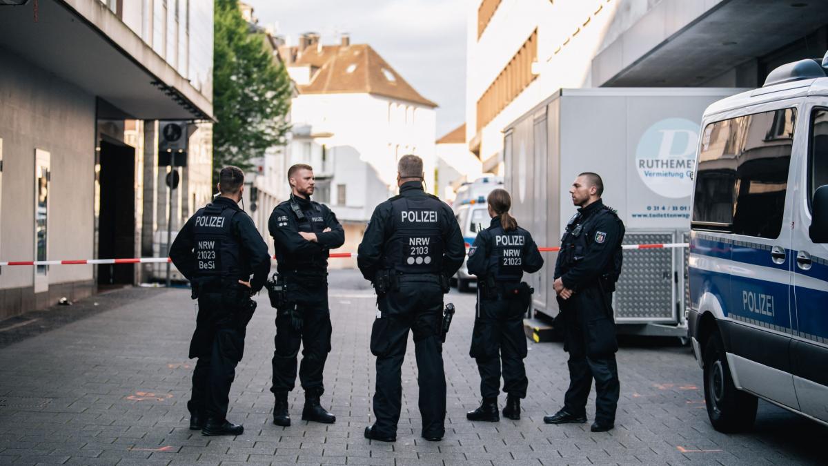 extrema dreapta germana incearca sa confiste atacul brutal din solingen si sa l foloseasca pentru a castiga alegerile din septembrie