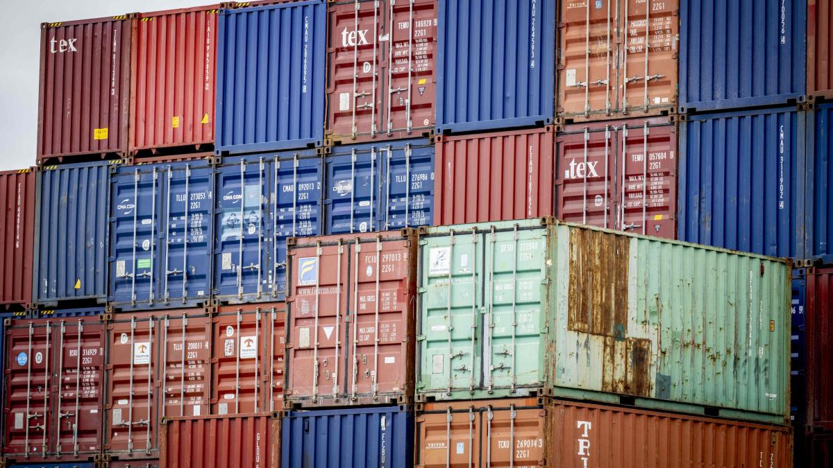 lupta vamesilor cu tsunami ul de cocaina care vine din america de sud o noua tara devine poarta spre europa a drogurilor