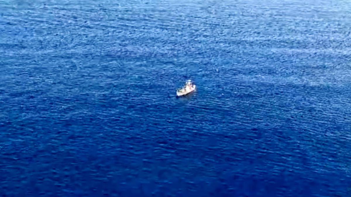 capitanul iahtului de lux scufundat langa sicilia este anchetat de autoritatile italiene pasagerii dormeau cand vasul a naufragiat